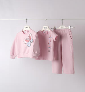 Tracksuit and t-shirt for girls